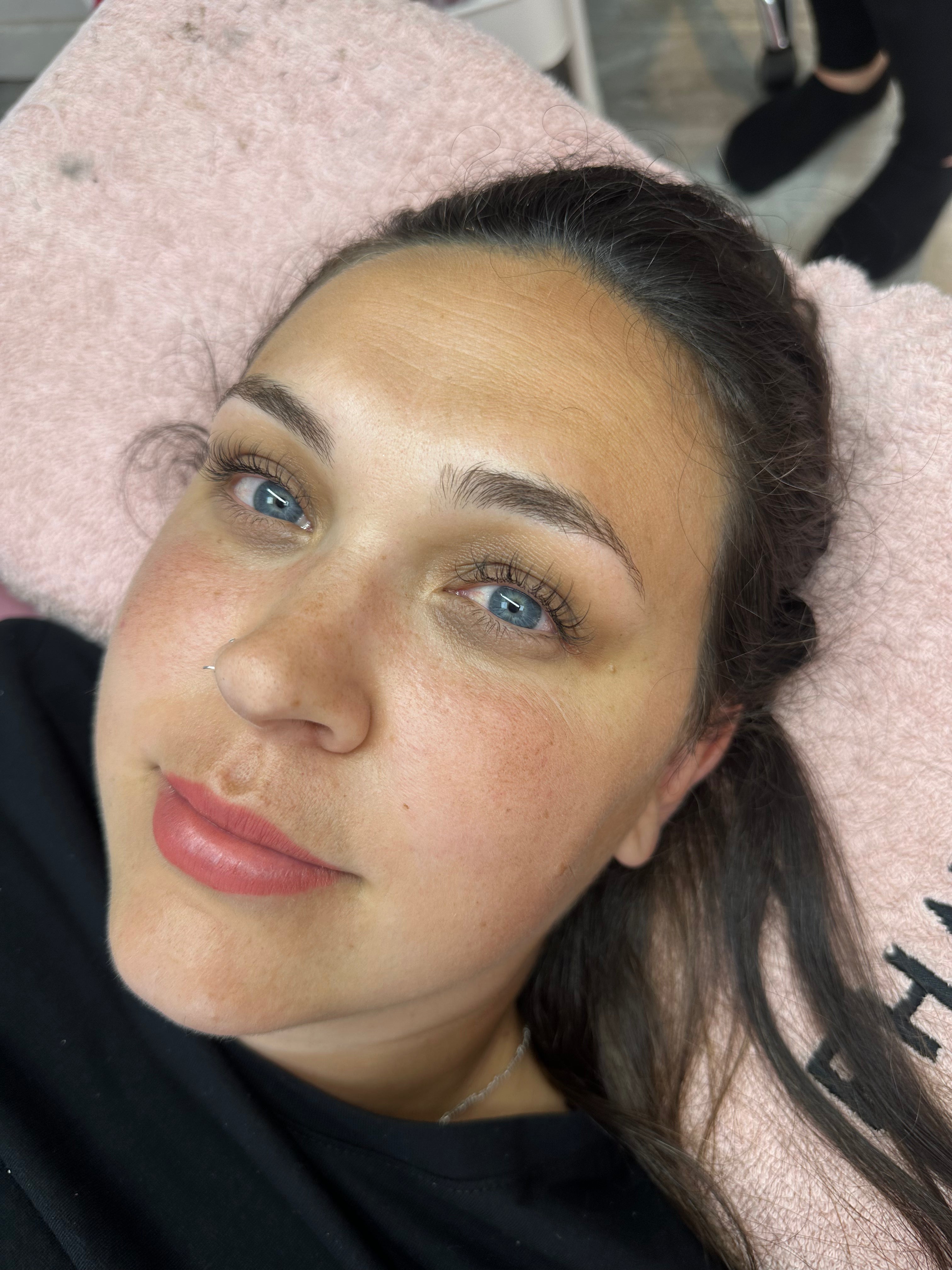 What Are Hyper Realistic Lashes?