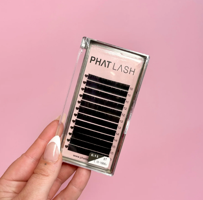 What Are Flat Lashes? The Ultimate Guide for Lash Technicians
