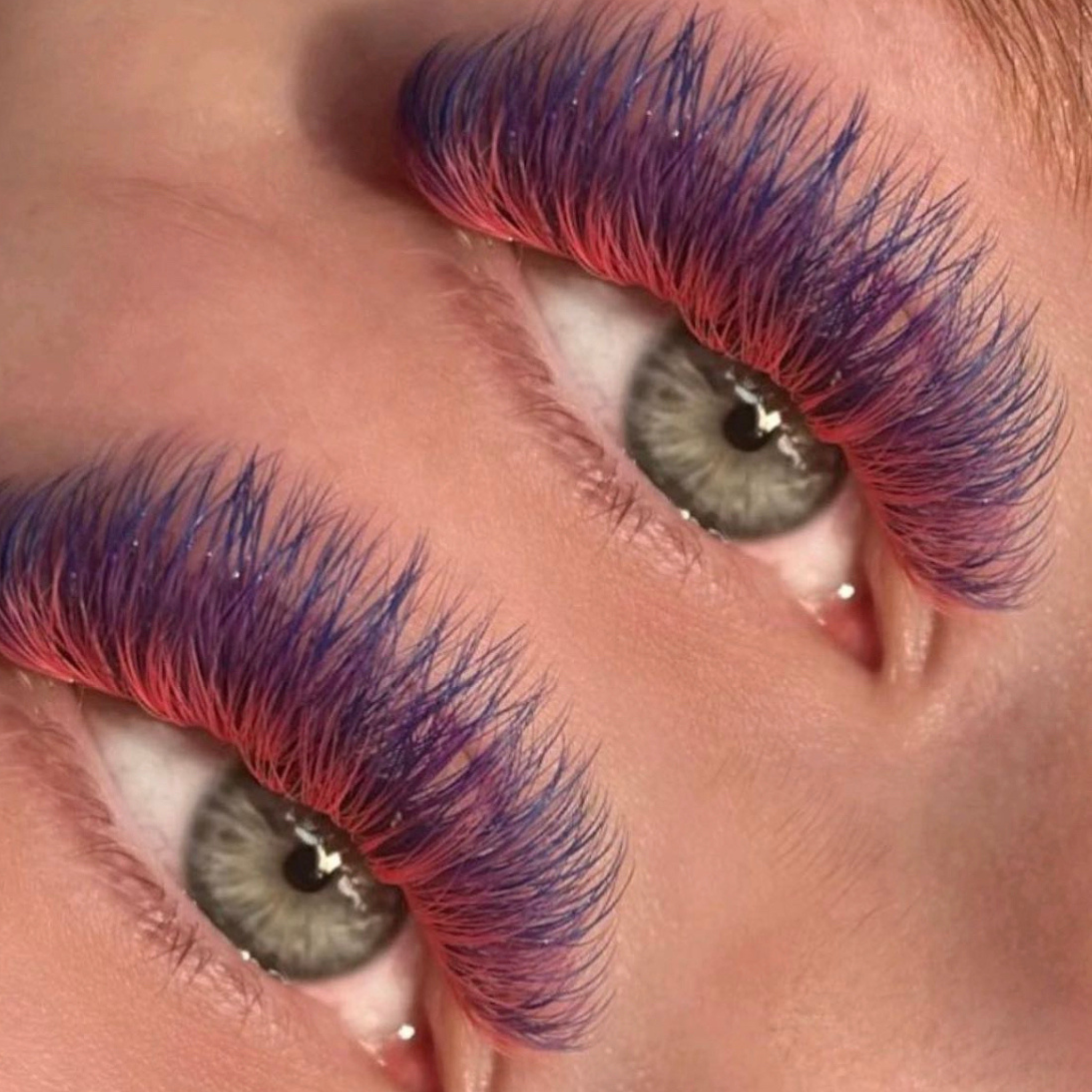 mixed coloured eyelashes, colorful lashes, colored lashes, colored lash trays, purple lash extensions, eyelash colour, mix lashes, 